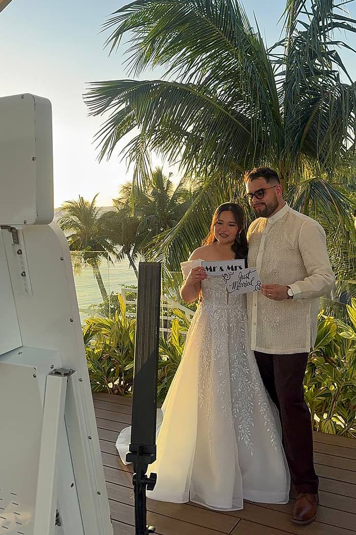 Mirrorbooth at a Boracay beachfront wedding
